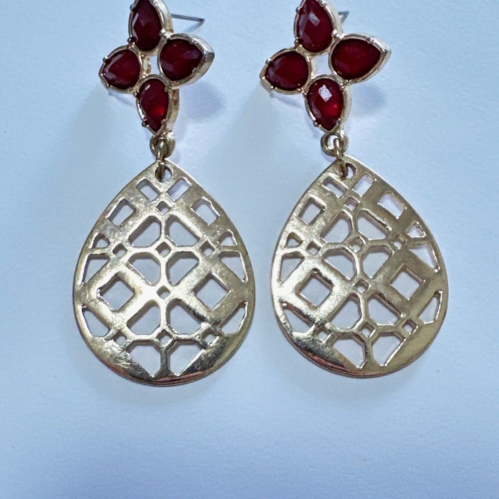 Lattice Dangle Earrings Pierced Ruby Red Faux Stones Drop Goldtone Intricate - Picture 3 of 4